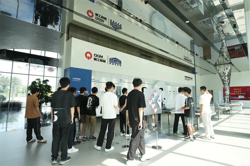 Poklicna univerza Liming je obiskala Fujian Quangong Machinery Co., Ltd za program razvoja zaposlitve.