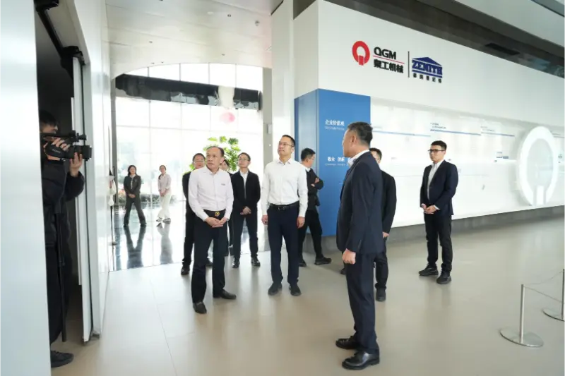 Vlada in podjetja sodelujejo pri spodbujanju razvoja; raziskave na kraju samem ogrejejo srca podjetij.