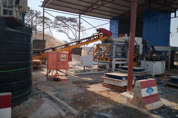 Avtomatska proizvodna linija QGM QT10 za projekt China Road and Bridge Corporation (CRBC) Dakar BRT (Bus Rapid Transit)